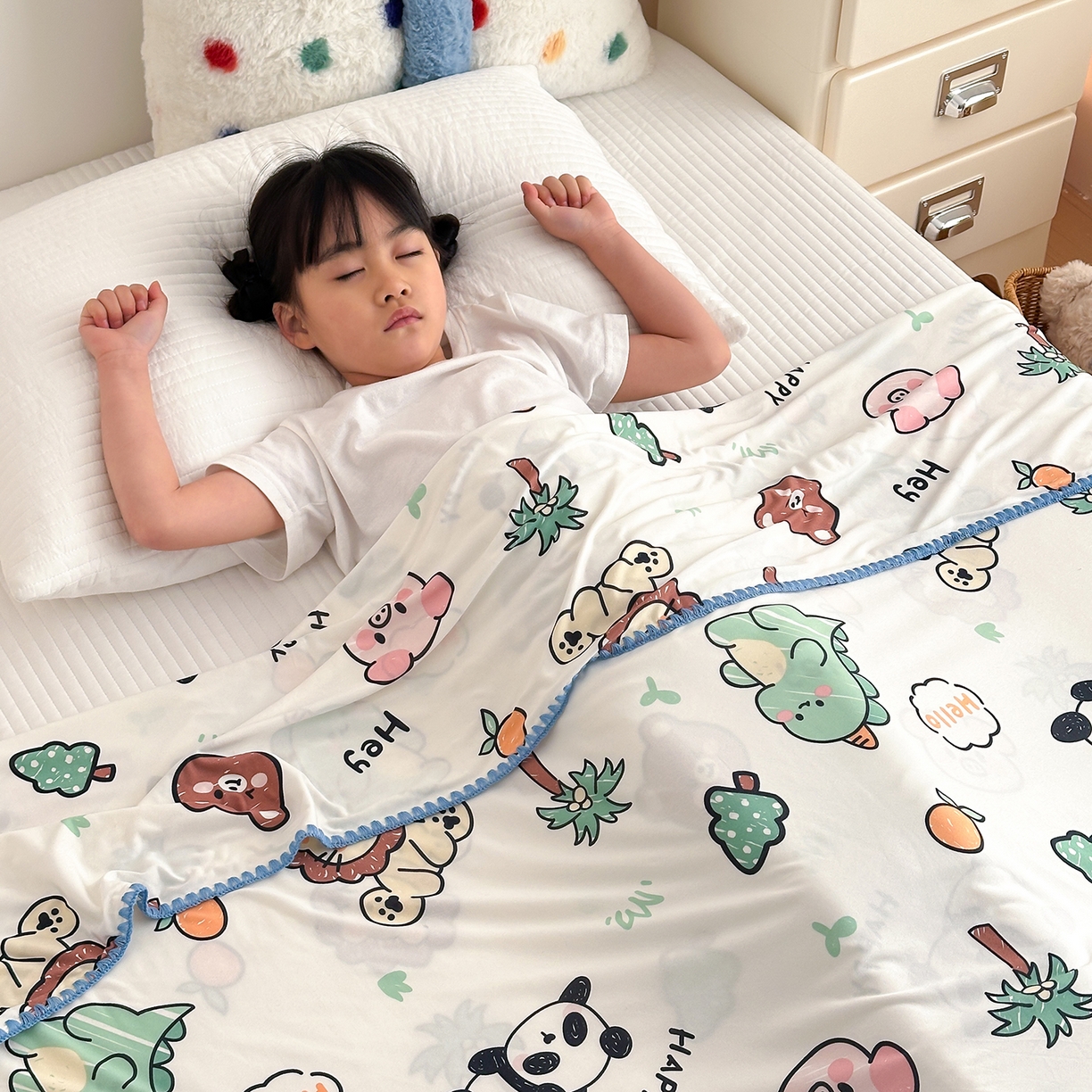 91家纺网 家纺一手货源 找家纺 嗨生活 2025新款牛奶绒多功能儿童盖毯式可脱卸被套大豆被芯幼儿园被子 儿童被子 爱心小熊