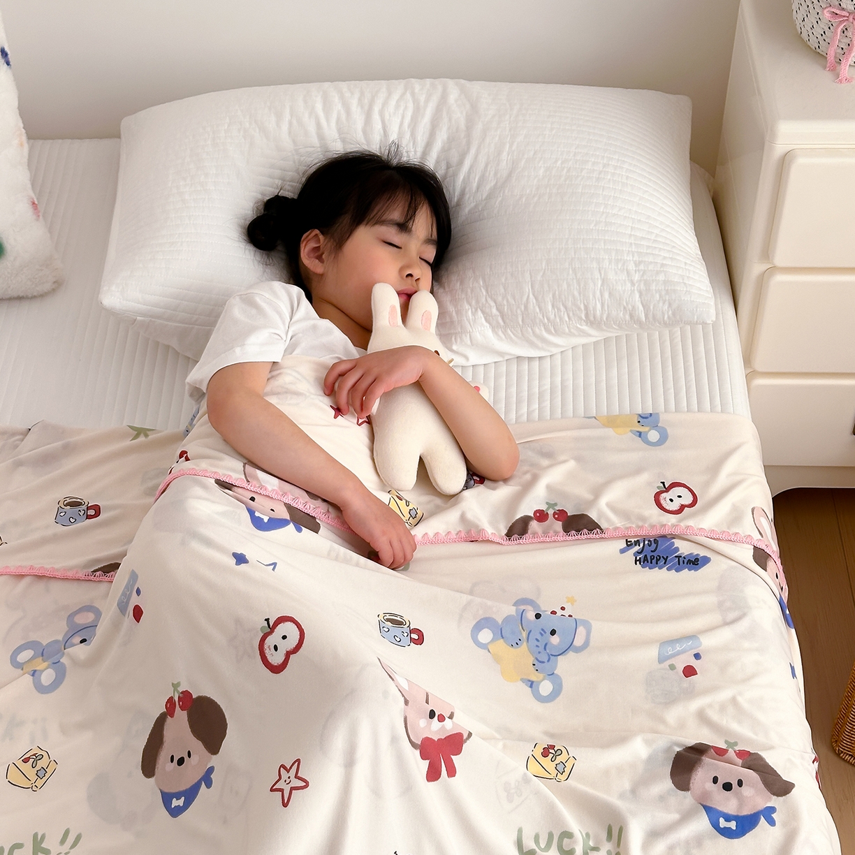 91家纺网 家纺一手货源 找家纺 嗨生活 2026新款贝壳边婴儿裸睡级凉感针织毯幼儿园夏被儿童夏被毯子盖毯午睡毯旅行毯夏凉 果果派对