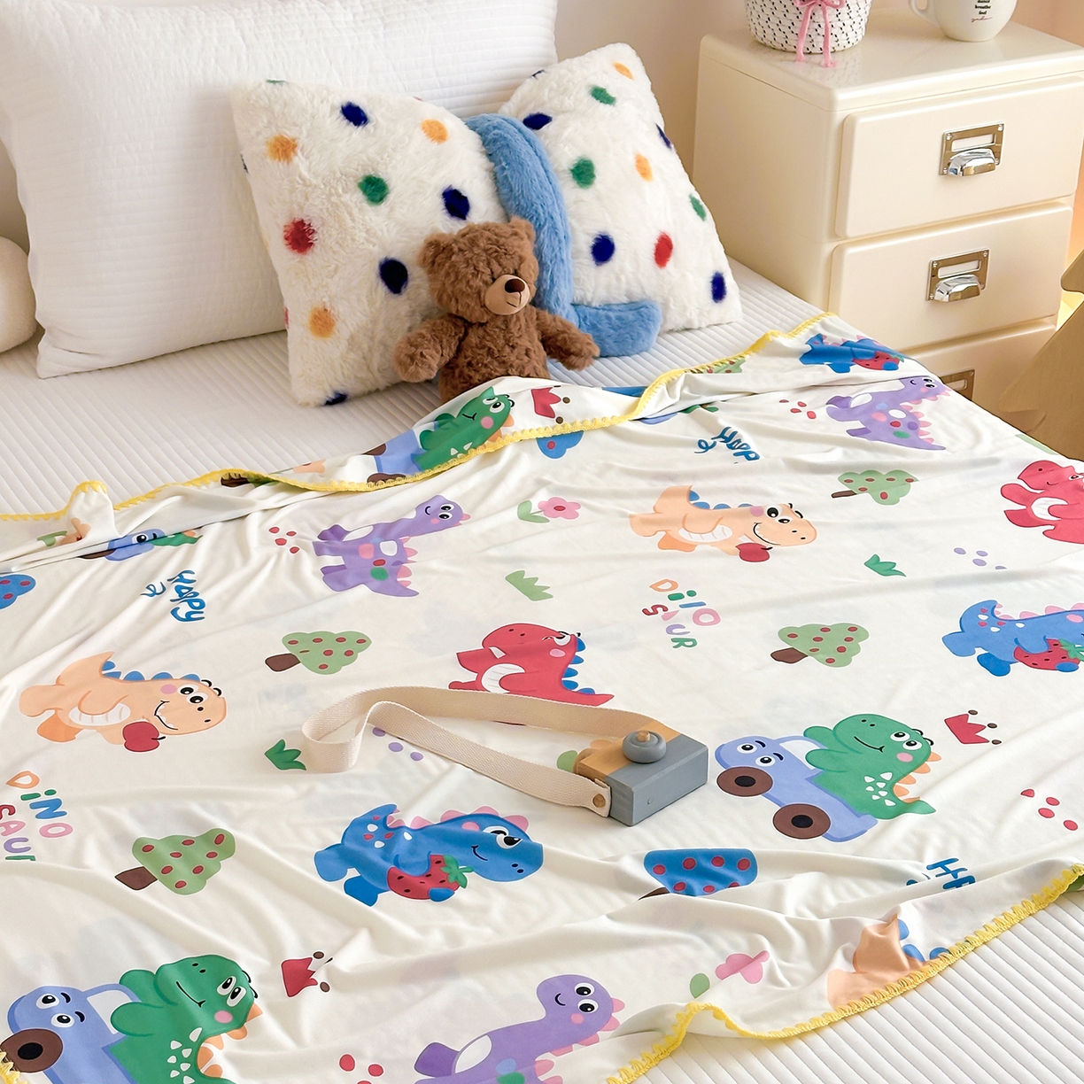 91家纺网 家纺一手货源 找家纺 嗨生活 2026新款贝壳边婴儿裸睡级凉感针织毯幼儿园夏被儿童夏被毯子盖毯午睡毯旅行毯夏凉 恐龙世界