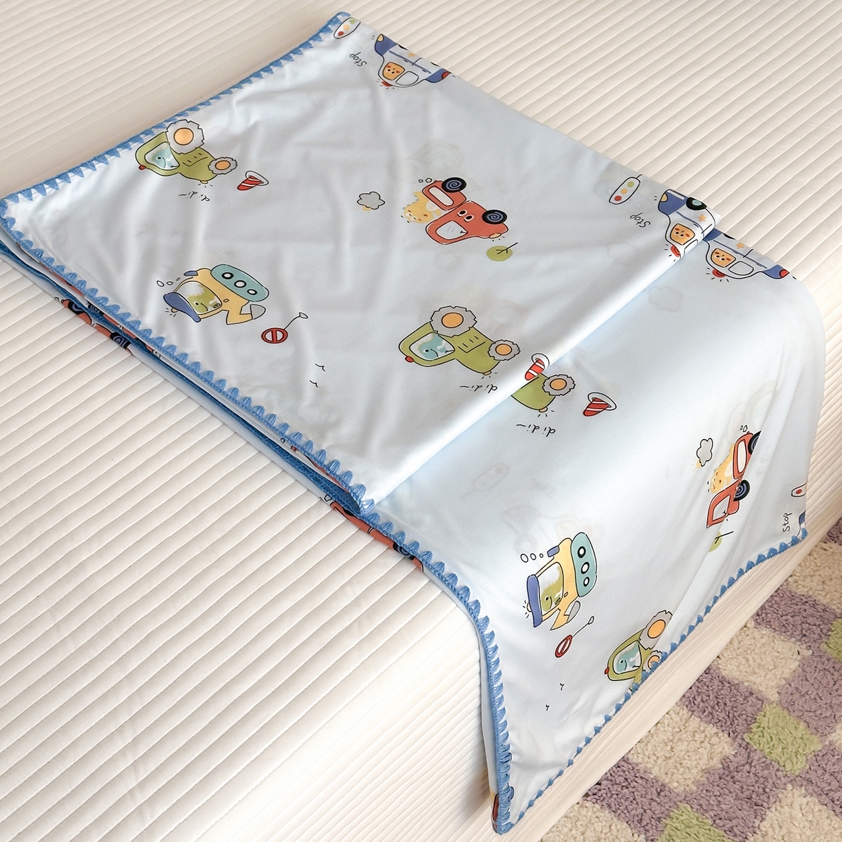 91家纺网 家纺一手货源 找家纺 嗨生活 2026新款贝壳边婴儿裸睡级凉感针织毯幼儿园夏被儿童夏被毯子盖毯午睡毯旅行毯夏凉 飞驰汽车