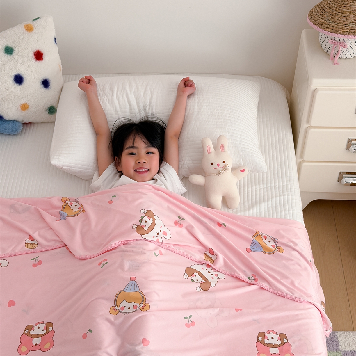 91家纺网 家纺一手货源 找家纺 嗨生活 2026新款贝壳边婴儿裸睡级凉感针织毯幼儿园夏被儿童夏被毯子盖毯午睡毯旅行毯夏凉 樱桃女孩