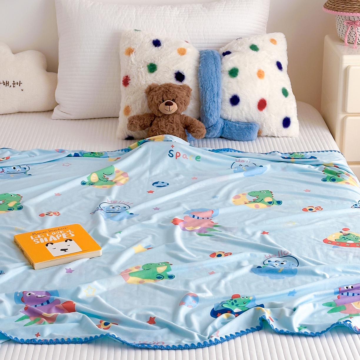 91家纺网 家纺一手货源 找家纺 嗨生活 2026新款贝壳边婴儿裸睡级凉感针织毯幼儿园夏被儿童夏被毯子盖毯午睡毯旅行毯夏凉 快乐恐龙