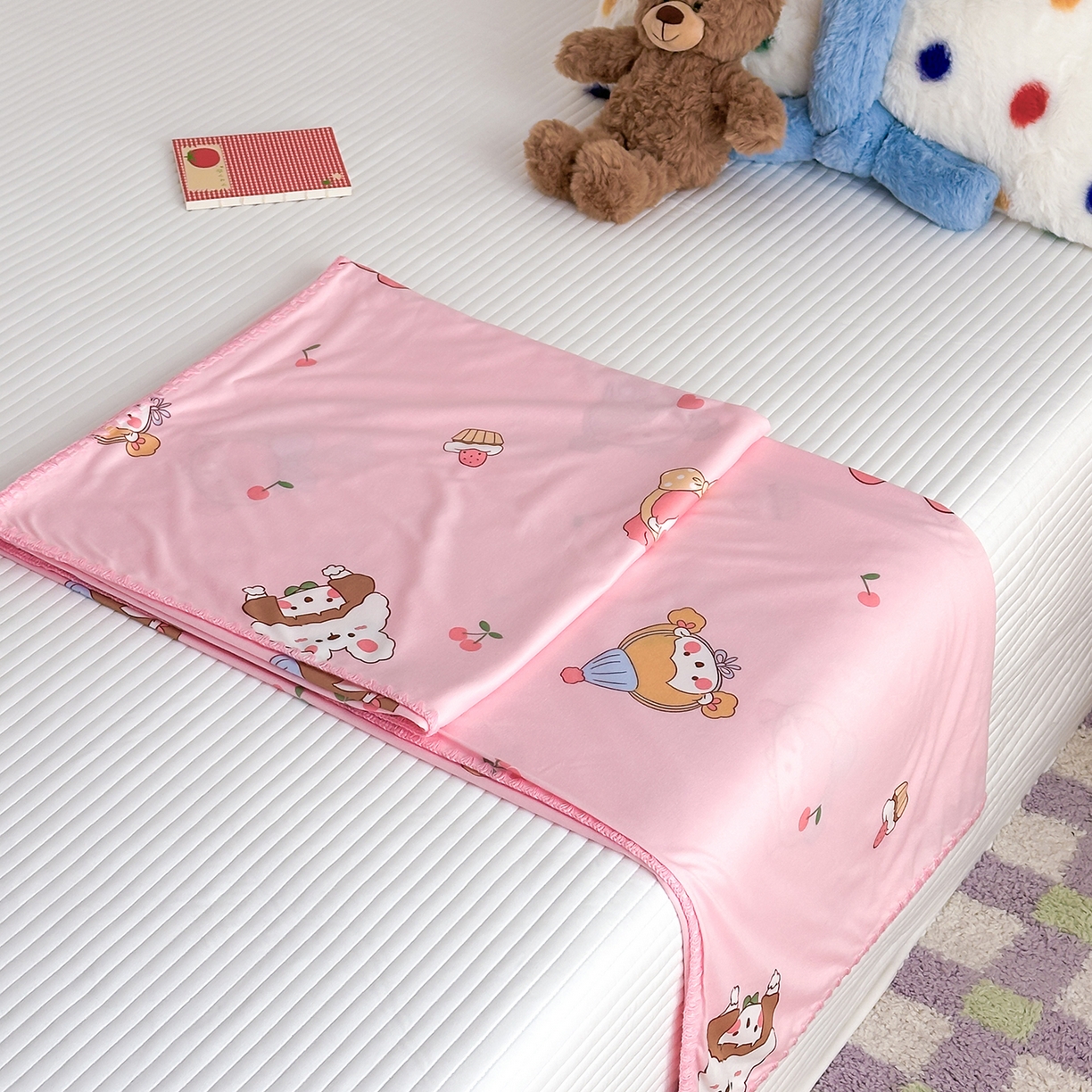 91家纺网 家纺一手货源 找家纺 嗨生活 2026新款贝壳边婴儿裸睡级凉感针织毯幼儿园夏被儿童夏被毯子盖毯午睡毯旅行毯夏凉 樱桃女孩