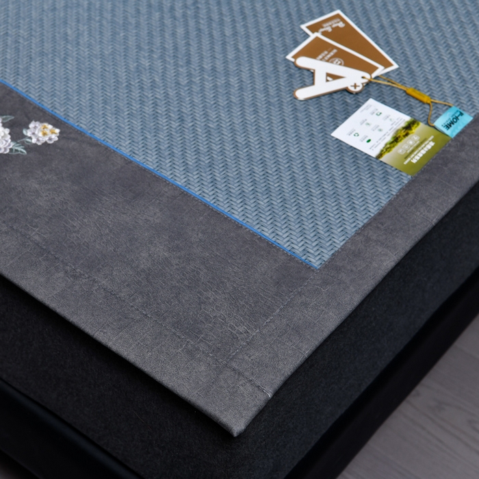 91家纺网 家纺一手货源 找家纺 小牛席业 2026新款PE冷感霸王藤系列（绣球花开刺绣款）凉席藤席冰藤席冰丝席可机洗凉感冰丝席豆豆席PE霸王藤 蓝色