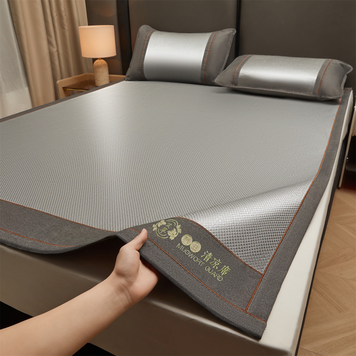 91家纺网 家纺一手货源 找家纺 绒艺席业 2026新款A类双面冰藤艾草凉席 冰藤抑菌灰