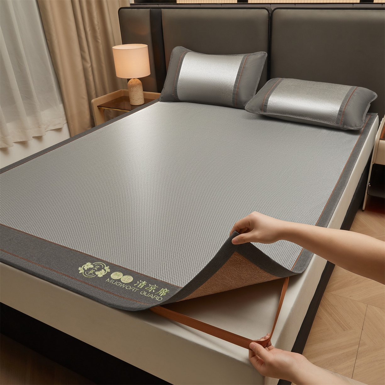 91家纺网 家纺一手货源 找家纺 绒艺席业 2026新款A类双面冰藤艾草凉席 冰藤抑菌灰