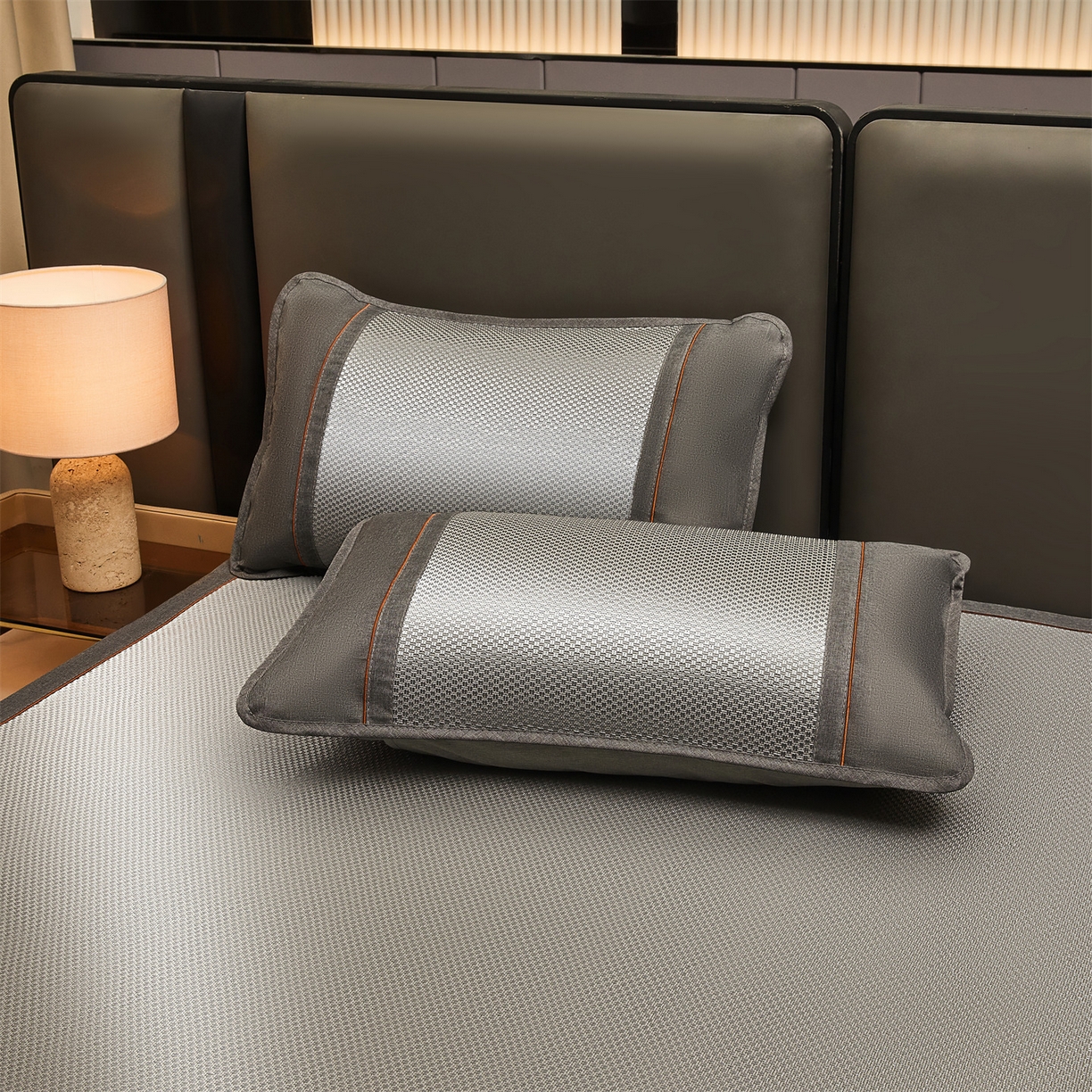 91家纺网 家纺一手货源 找家纺 绒艺席业 2026新款A类双面冰藤抑菌凉席 冰藤艾草灰