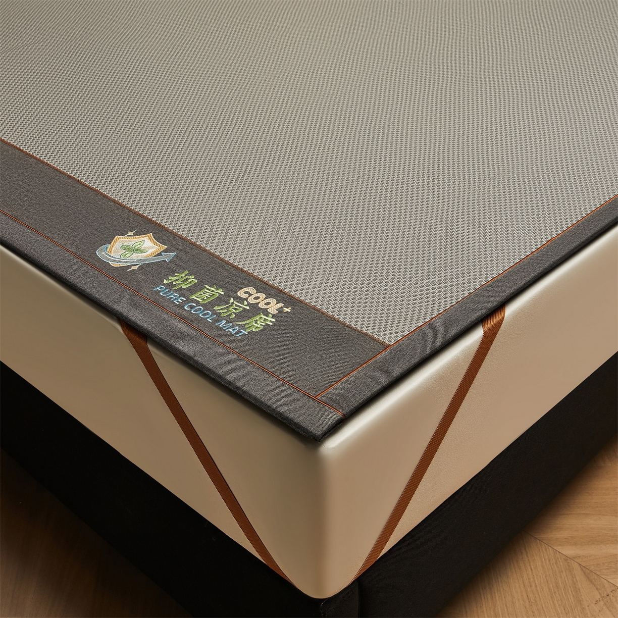 91家纺网 家纺一手货源 找家纺 绒艺席业 2026新款A类双面冰藤抑菌凉席 冰藤艾草灰