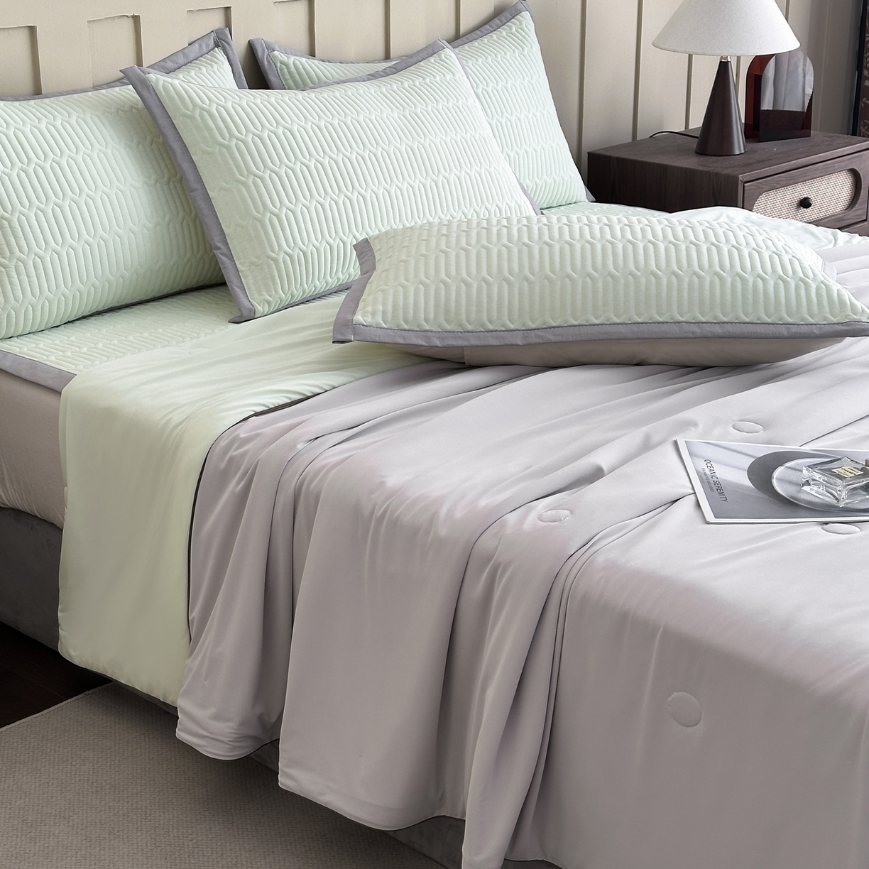 91家纺网 家纺一手货源 找家纺 幸嘉轩 2026新款凉感丝夏被床盖四件套拼色夏凉被空调被 灰+绿