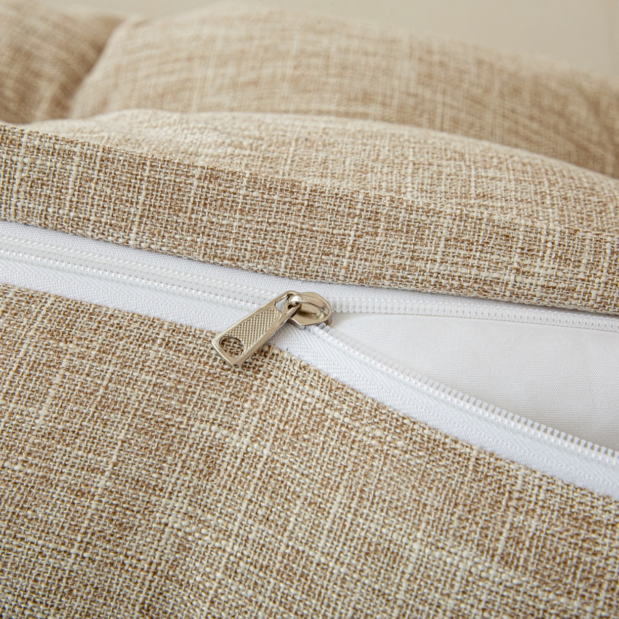 91家纺网 家纺一手货源 找家纺 沐沐家纺 2026新款棉麻三角大靠背 浅卡其色