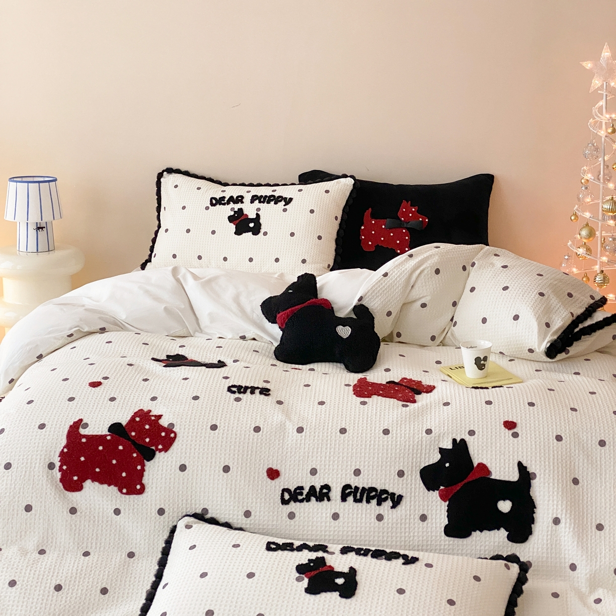 91家纺网 家纺一手货源 找家纺 星野 2026春夏新款100s双股澳棉纯棉刺绣四件套-第二波 波点萌犬