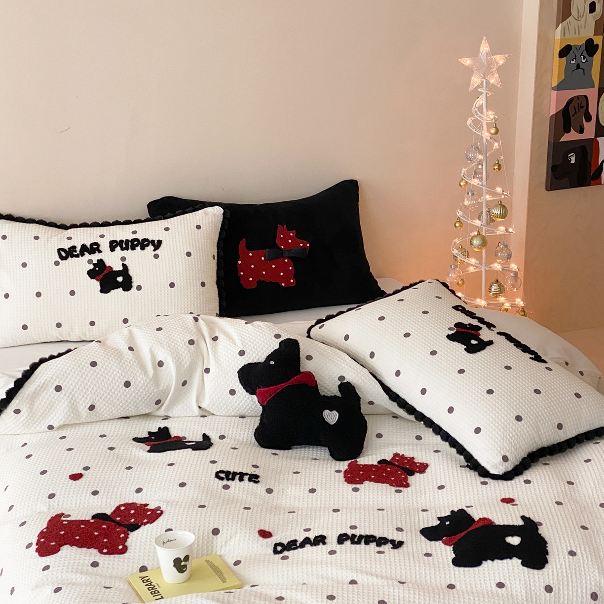 91家纺网 家纺一手货源 找家纺 星野 2026春夏新款100s双股澳棉纯棉刺绣四件套-第二波 波点萌犬