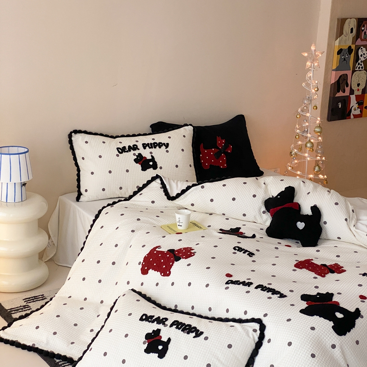 91家纺网 家纺一手货源 找家纺 星野 2026春夏新款100s双股澳棉纯棉刺绣四件套-第二波 波点萌犬