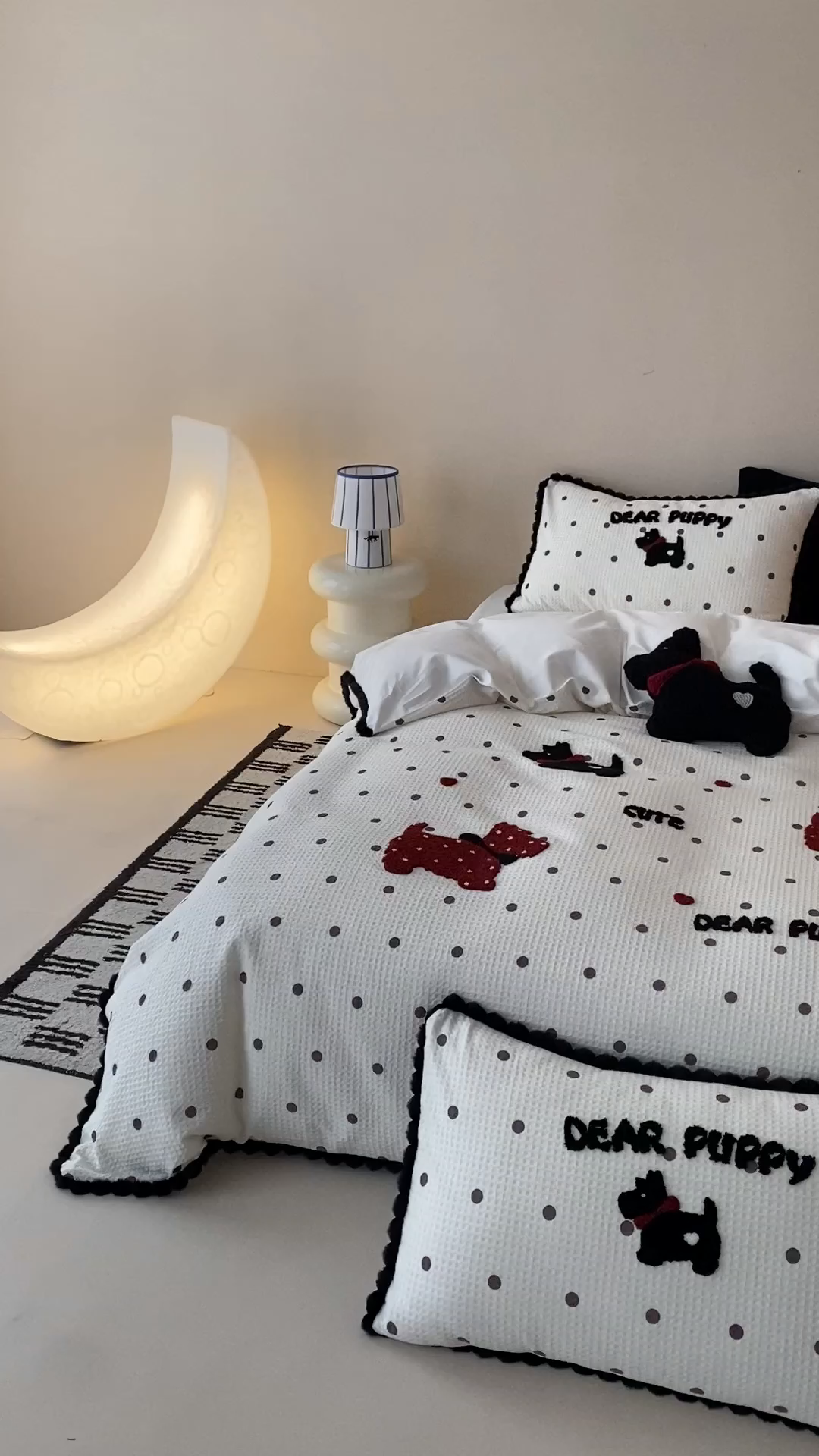 91家纺网 家纺一手货源 找家纺 星野 2026春夏新款100s双股澳棉纯棉刺绣四件套-第二波 波点萌犬