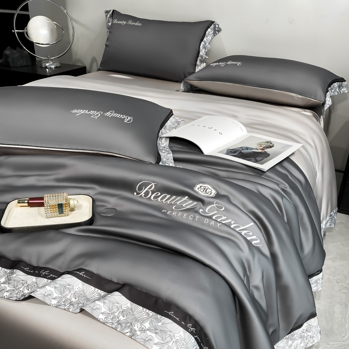 91家纺网 家纺一手货源 找家纺 云棉坊 2026新款水洗真丝冰丝夏被夏凉被空调被数码边刺绣款-琉光系列 琉光-高级灰+山灰