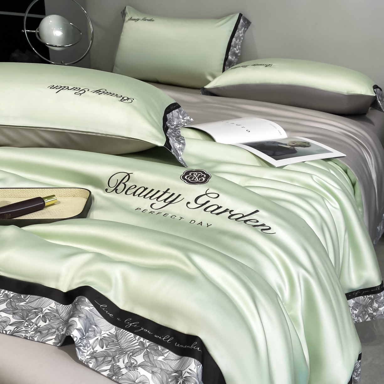 91家纺网 家纺一手货源 找家纺 云棉坊 2026新款水洗真丝冰丝夏被夏凉被空调被数码边刺绣款-琉光系列 琉光-水果清香+山灰