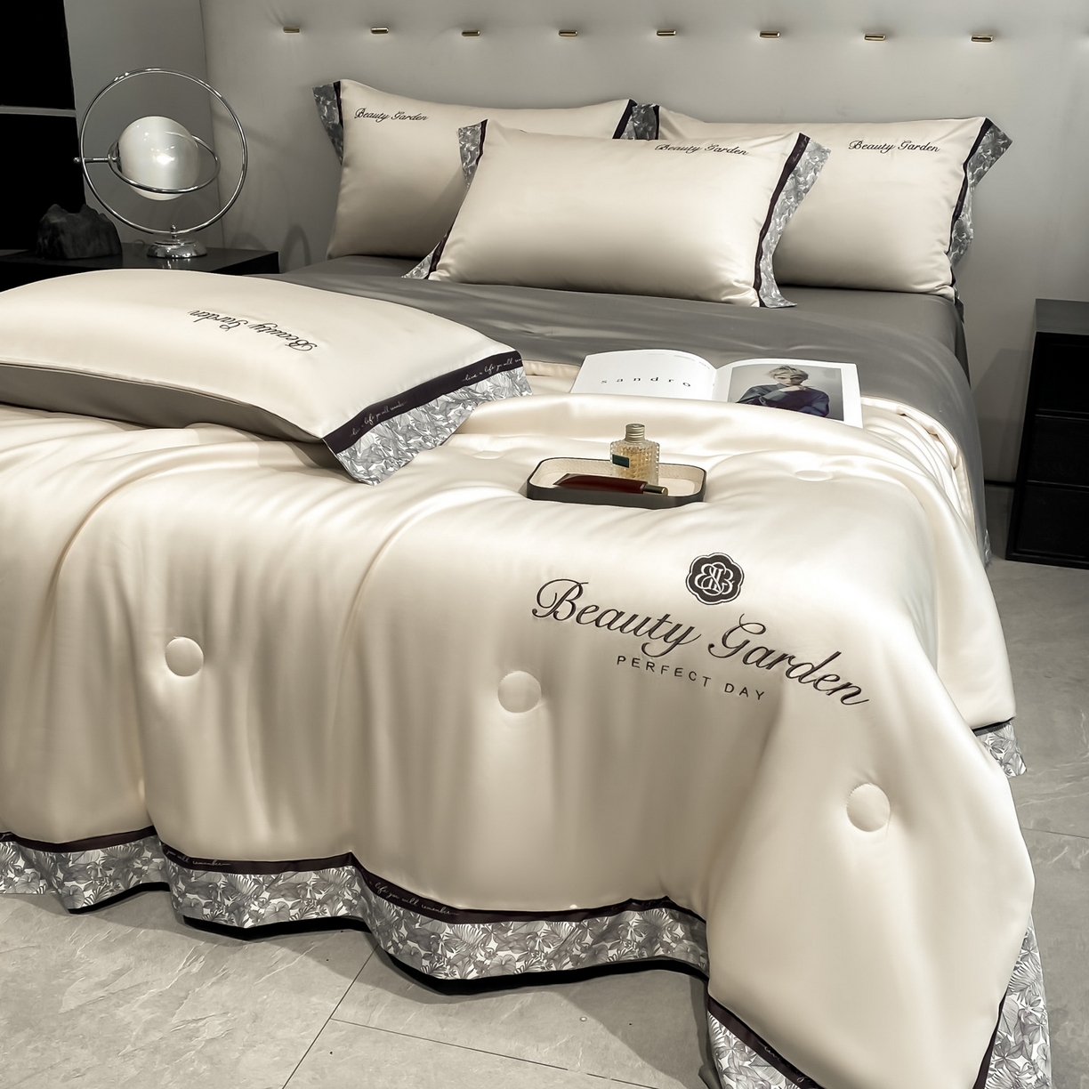 91家纺网 家纺一手货源 找家纺 云棉坊 2026新款水洗真丝冰丝夏被夏凉被空调被数码边刺绣款-琉光系列 琉光-梧桐杏+中灰