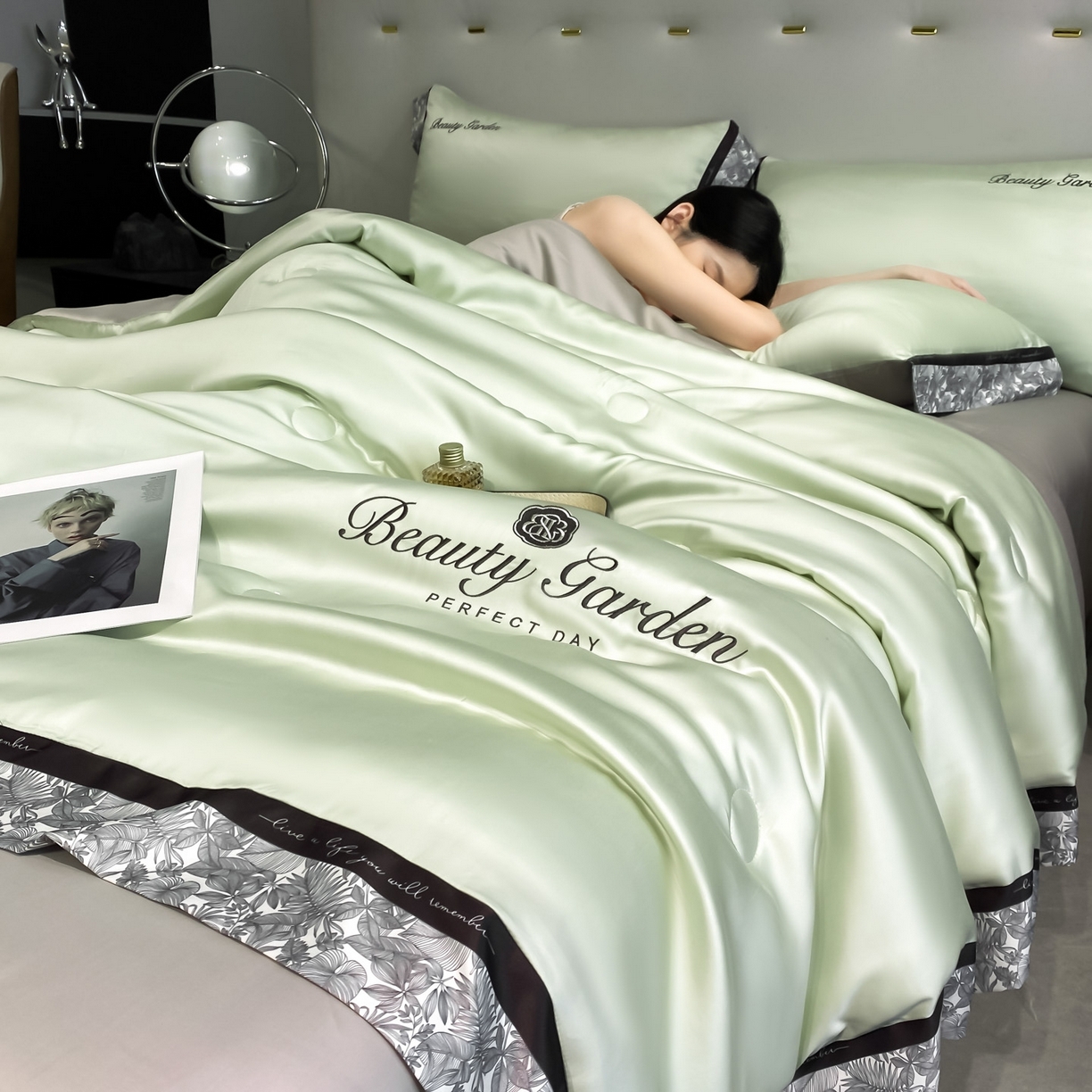 91家纺网 家纺一手货源 找家纺 云棉坊 2026新款水洗真丝冰丝夏被夏凉被空调被数码边刺绣款-琉光系列 琉光-水果清香+山灰