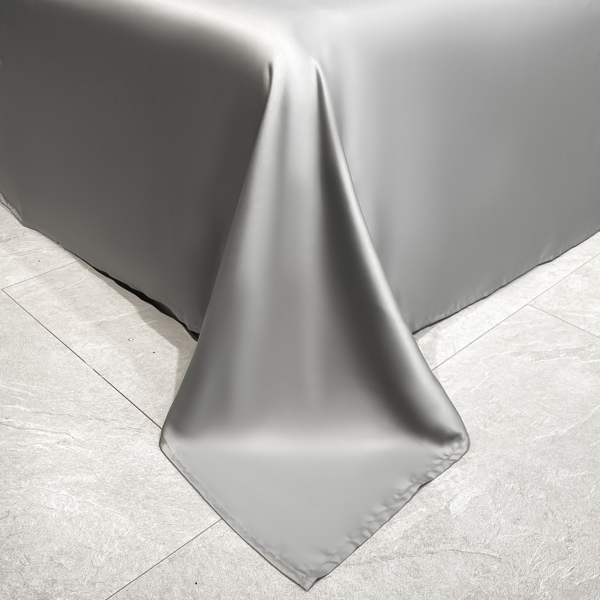 91家纺网 家纺一手货源 找家纺 云棉坊 2026新款水洗真丝冰丝夏被夏凉被空调被数码边刺绣款-琉光系列 琉光-山灰+中灰