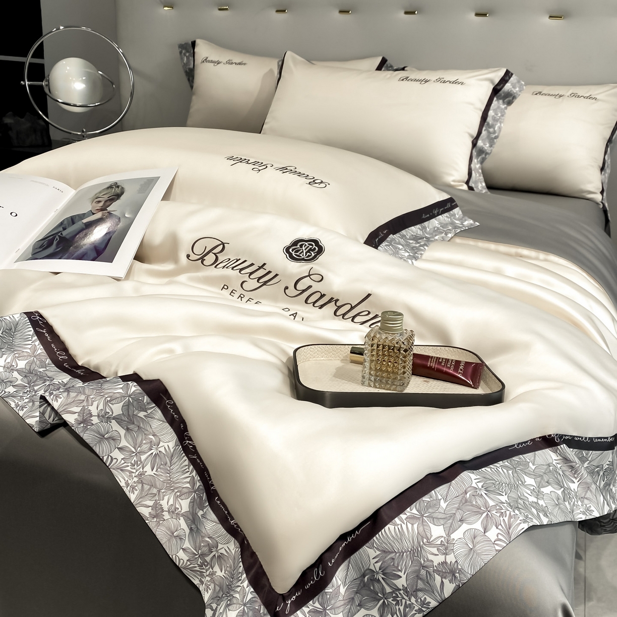 91家纺网 家纺一手货源 找家纺 云棉坊 2026新款水洗真丝冰丝夏被夏凉被空调被数码边刺绣款-琉光系列 琉光-梧桐杏+中灰