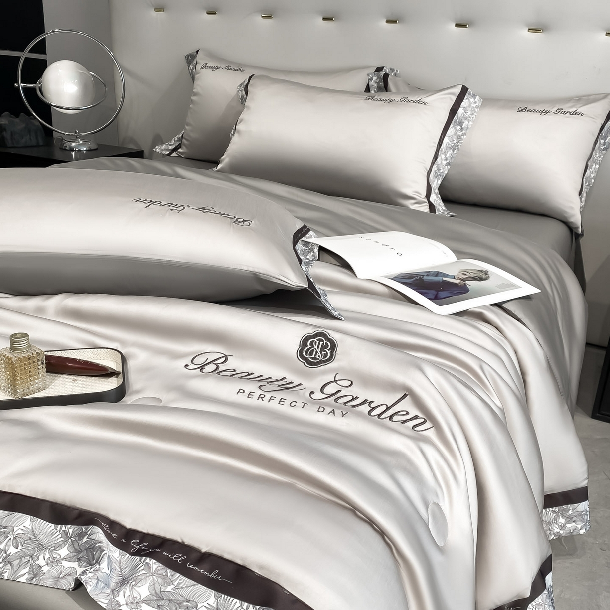 91家纺网 家纺一手货源 找家纺 云棉坊 2026新款水洗真丝冰丝夏被夏凉被空调被数码边刺绣款-琉光系列 琉光-山灰+中灰