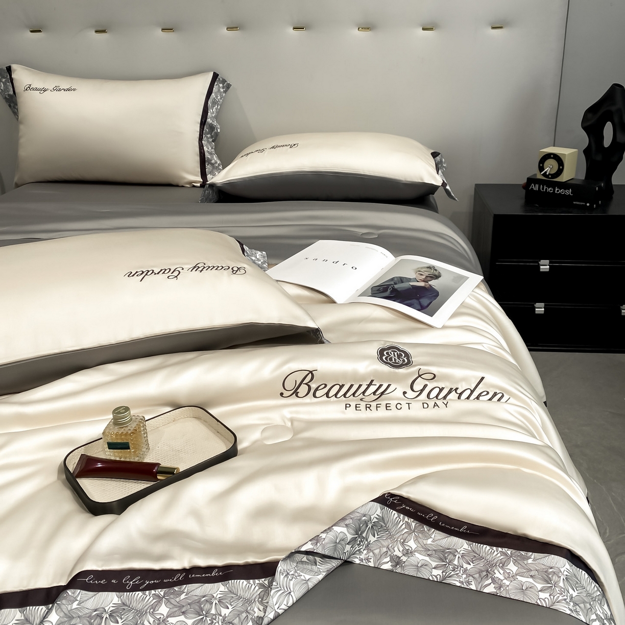 91家纺网 家纺一手货源 找家纺 云棉坊 2026新款水洗真丝冰丝夏被夏凉被空调被数码边刺绣款-琉光系列 琉光-梧桐杏+中灰