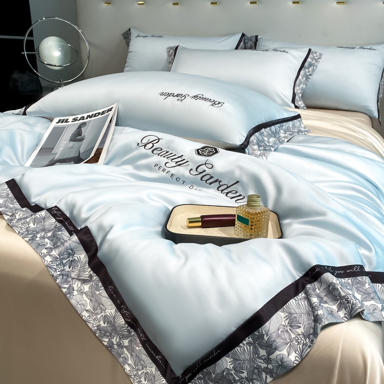 91家纺网 家纺一手货源 找家纺 云棉坊 2026新款水洗真丝冰丝夏被夏凉被空调被数码边刺绣款-琉光系列 琉光-天空蓝+梧桐杏