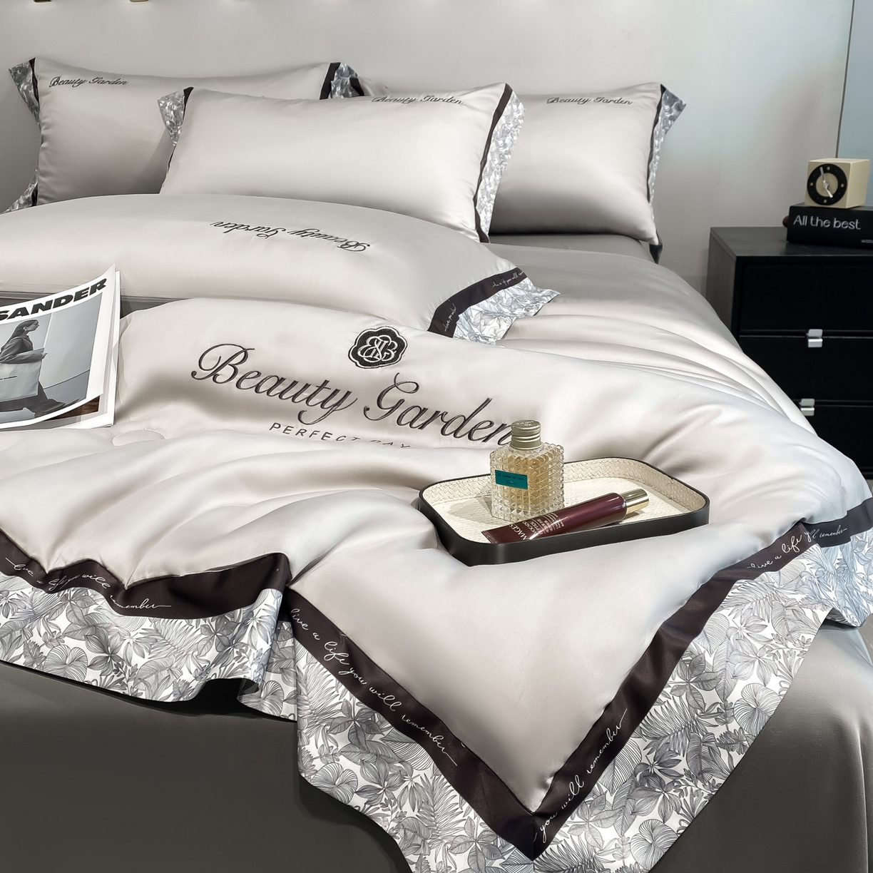 91家纺网 家纺一手货源 找家纺 云棉坊 2026新款水洗真丝冰丝夏被夏凉被空调被数码边刺绣款-琉光系列 琉光-山灰+中灰