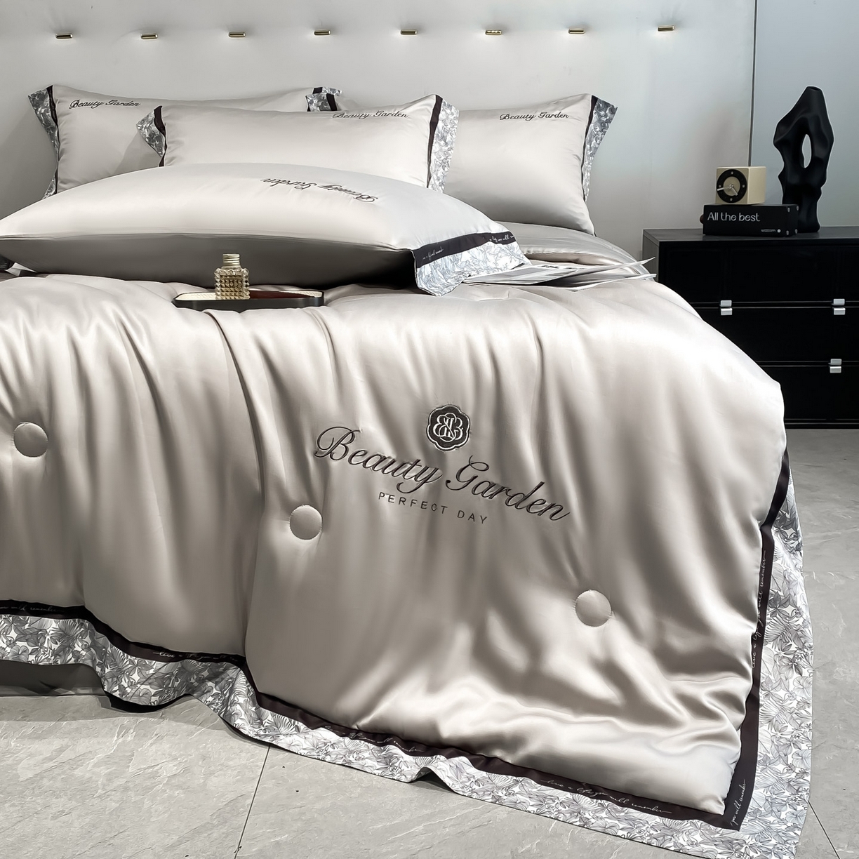 91家纺网 家纺一手货源 找家纺 云棉坊 2026新款水洗真丝冰丝夏被夏凉被空调被数码边刺绣款-琉光系列 琉光-山灰+中灰