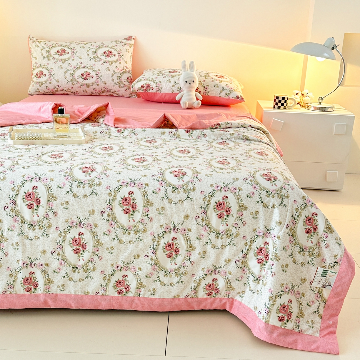 91家纺网 家纺一手货源 找家纺 首选家纺 2026春夏新款100%全棉纯棉棉花夏被夏凉被空调被 艾维斯