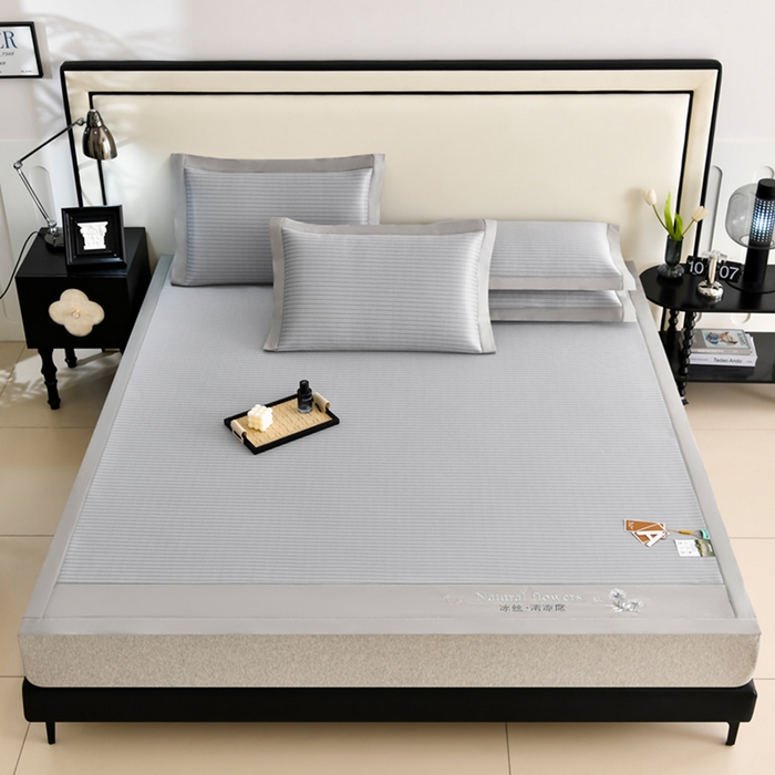 91家纺网 家纺一手货源 找家纺 （总）小牛席业 2026新款经典条纹-绣球冰丝清凉席系列凉席藤席冰藤双面席冰丝席竹席凉席空调席草席三件套