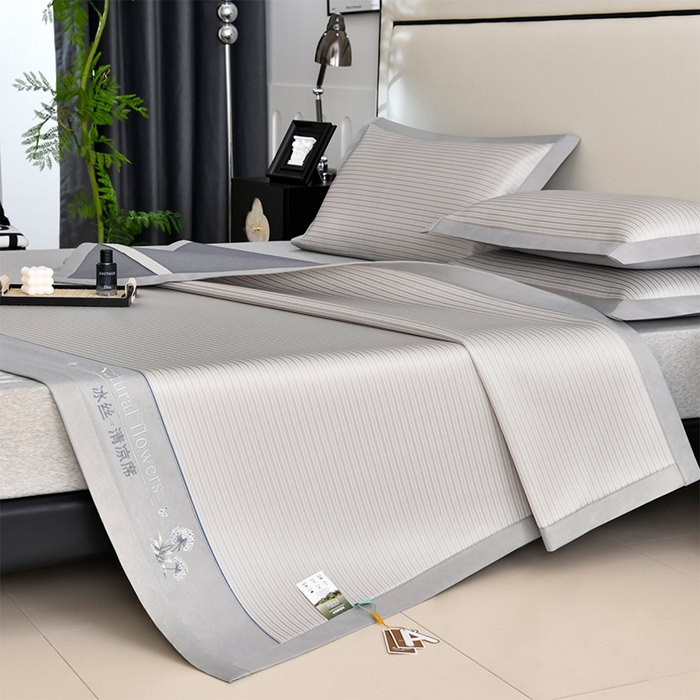 91家纺网 家纺一手货源 找家纺 （总）小牛席业 2026新款经典条纹-绣球冰丝清凉席系列凉席藤席冰藤双面席冰丝席竹席凉席空调席草席三件套