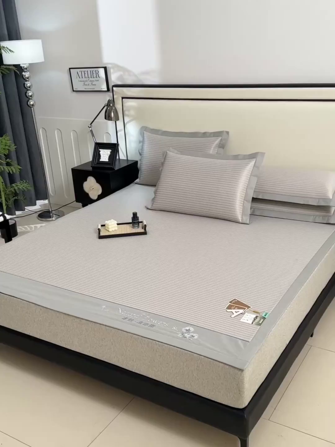 91家纺网 家纺一手货源 找家纺 小牛席业 2026新款经典条纹-绣球冰丝清凉席系列凉席藤席冰藤双面席冰丝席竹席凉席空调席草席三件套 香槟