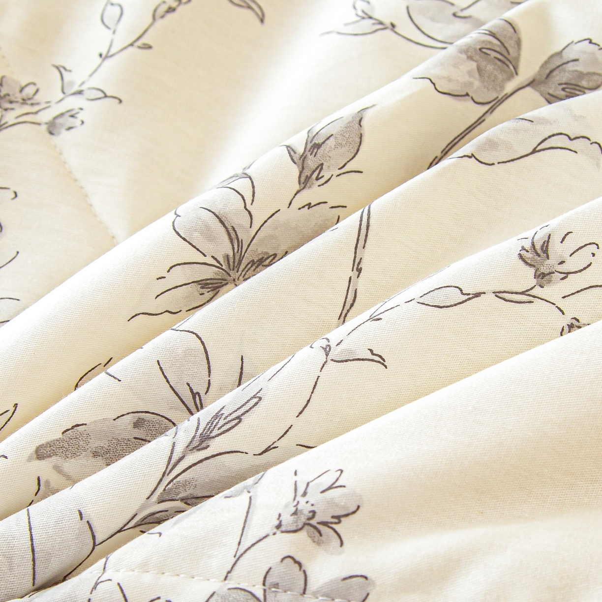 91家纺网 家纺一手货源 找家纺 美之润2026新款A类全棉印花夏被空调被夏凉被 蝶舞轻歌