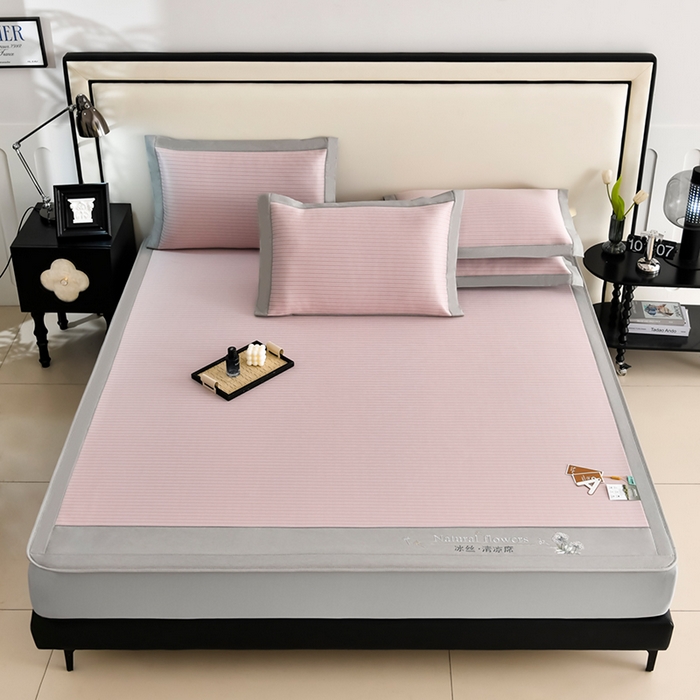 91家纺网 家纺一手货源 找家纺 小牛席业 2026新款经典条纹冰丝清凉席系列（床笠款）-绣球凉席藤席冰藤双面席冰丝席竹席凉席空调席草席三件套 粉色