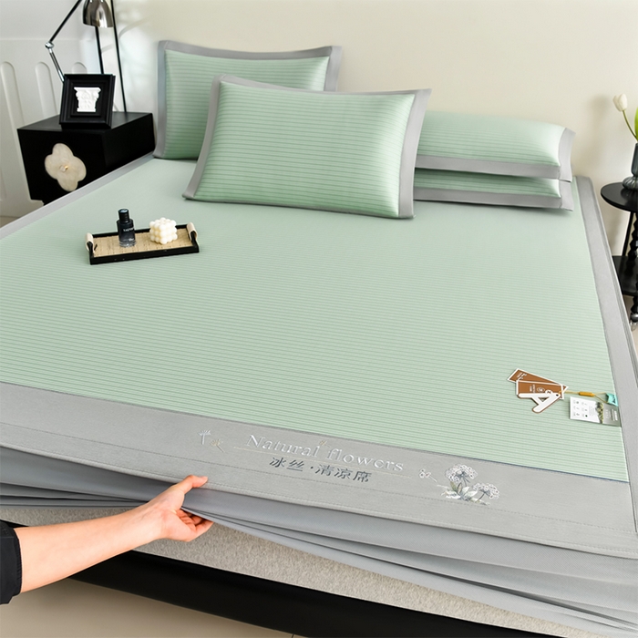 91家纺网 家纺一手货源 找家纺 小牛席业 2026新款经典条纹冰丝清凉席系列（床笠款）-绣球凉席藤席冰藤双面席冰丝席竹席凉席空调席草席三件套 绿色