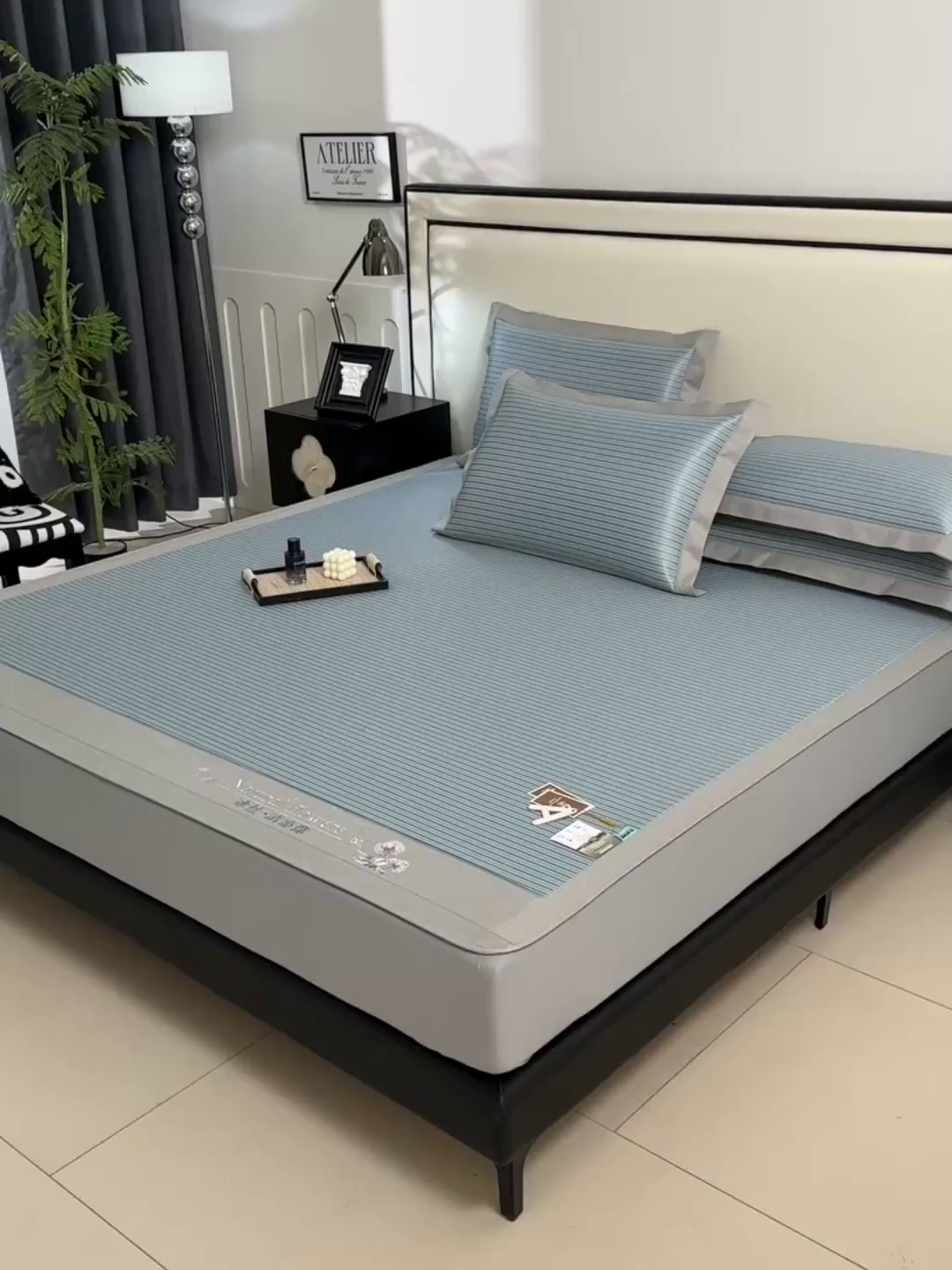 91家纺网 家纺一手货源 找家纺 小牛席业 2026新款经典条纹冰丝清凉席系列（床笠款）-绣球凉席藤席冰藤双面席冰丝席竹席凉席空调席草席三件套 蓝色