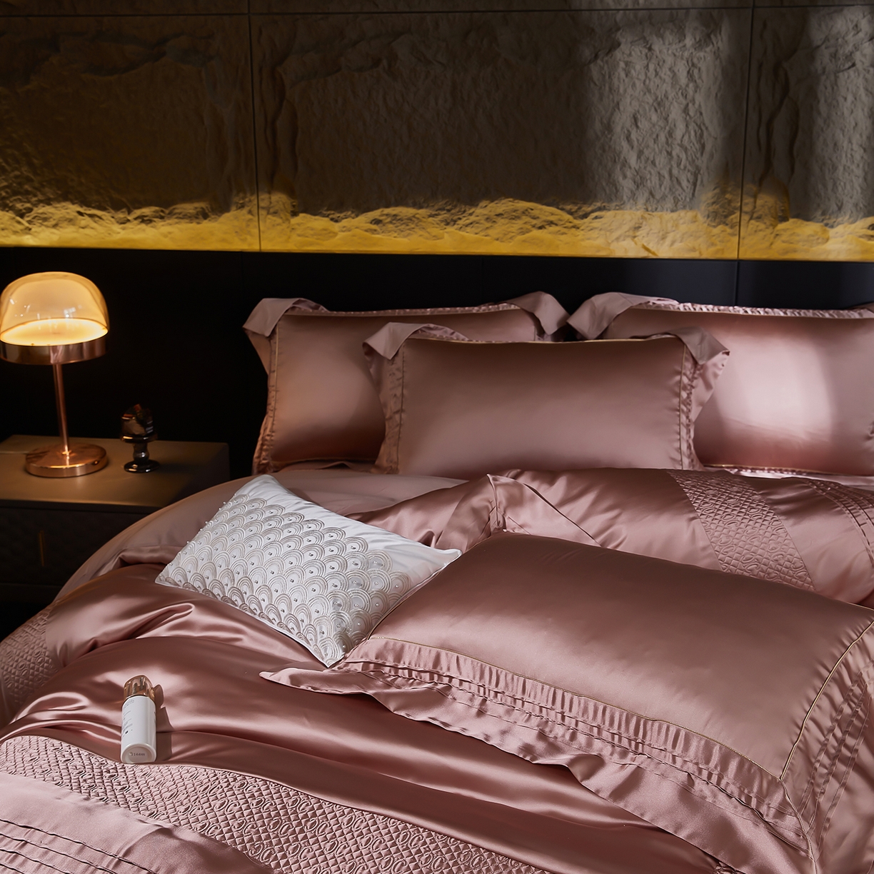 91家纺网 家纺一手货源 找家纺 （总）edra 2026新款真丝天丝轻奢床盖款四件套-凯瑟琳