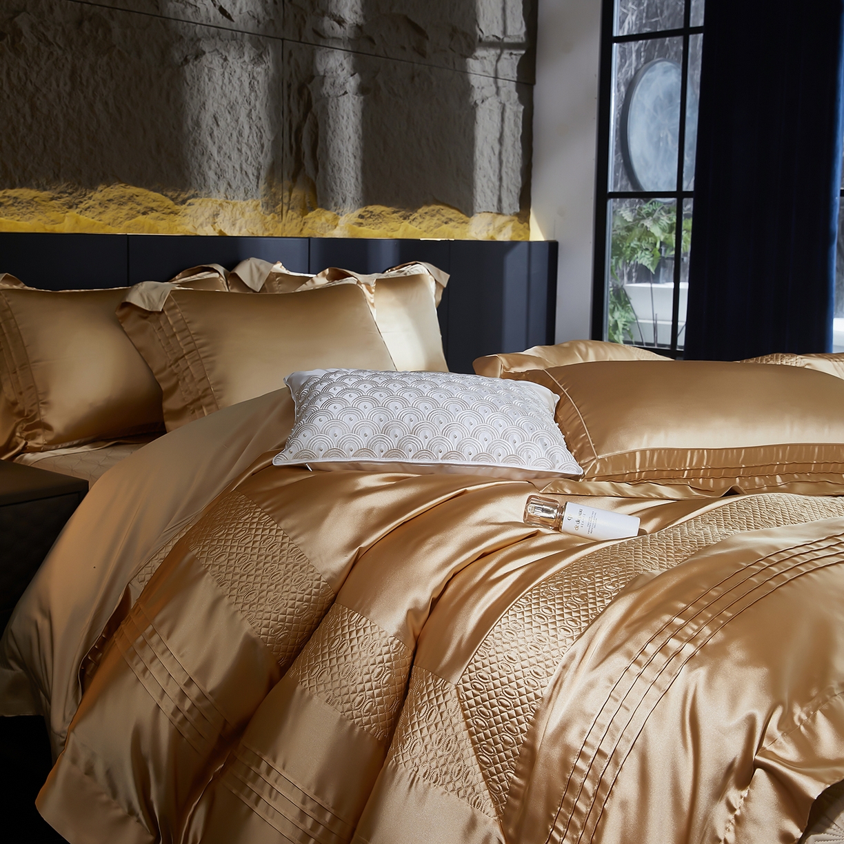 91家纺网 家纺一手货源 找家纺 edra 2026新款真丝天丝轻奢床盖款四件套-凯瑟琳 凯瑟琳金色