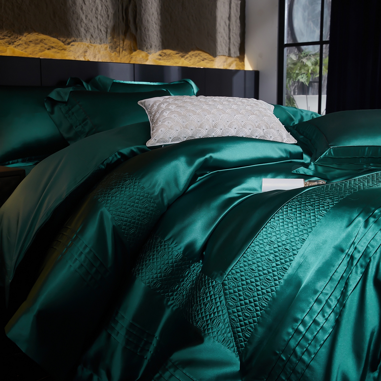 91家纺网 家纺一手货源 找家纺 edra 2026新款真丝天丝轻奢床盖款四件套-凯瑟琳 凯瑟琳绿色