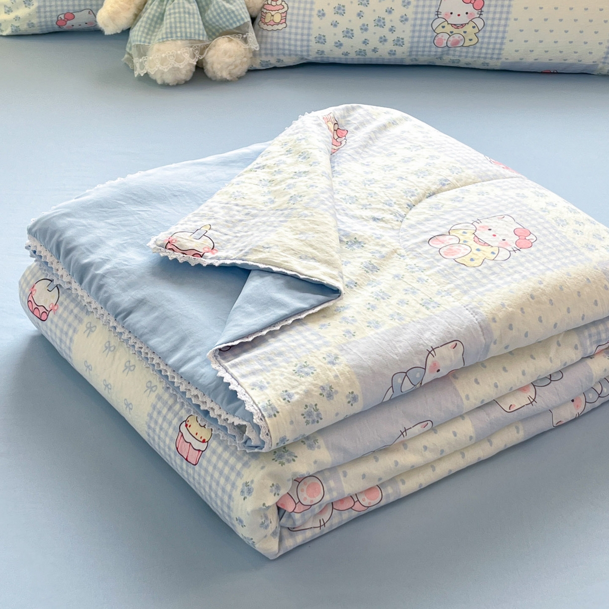 91家纺网 家纺一手货源 找家纺 川悦生活 2026新款双层纱木棉夏被四件套 小猫庄园