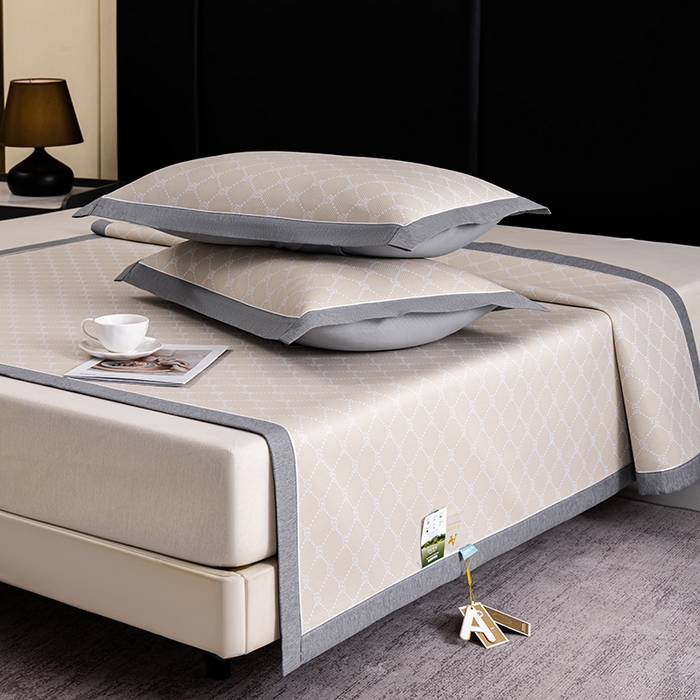 91家纺网 家纺一手货源 找家纺 小牛席业 2026新款轻奢风小玫瑰凉感冰丝席系列凉席藤席冰丝席冰丝席凉感席乳胶席凉感豆豆席 香槟