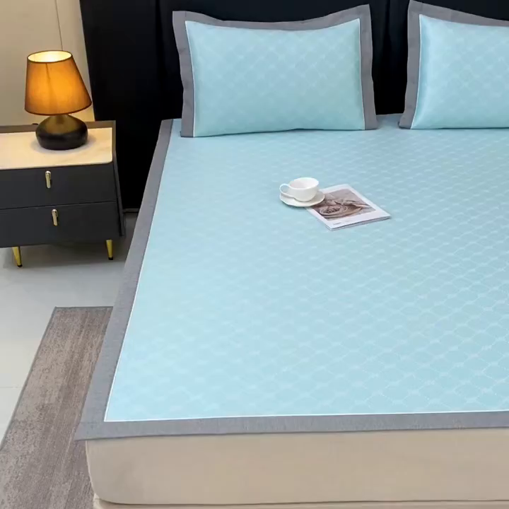 91家纺网 家纺一手货源 找家纺 小牛席业 2026新款轻奢风小玫瑰凉感冰丝席系列凉席藤席冰丝席冰丝席凉感席乳胶席凉感豆豆席 湖蓝