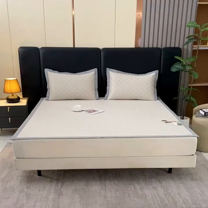 91家纺网 家纺一手货源 找家纺 小牛席业 2026新款轻奢风小玫瑰凉感冰丝席系列凉席藤席冰丝席冰丝席凉感席乳胶席凉感豆豆席 香槟