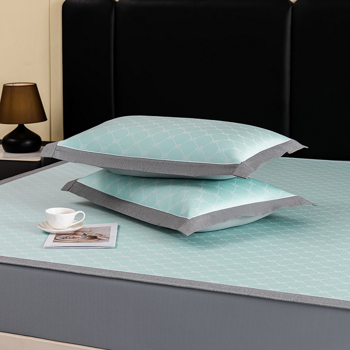 91家纺网 家纺一手货源 找家纺 小牛席业 2026新款轻奢风提花凉感冰丝席系列（床笠款）小玫瑰凉席藤席冰藤双面席冰丝席竹席凉席空调席草席三件套 湖蓝