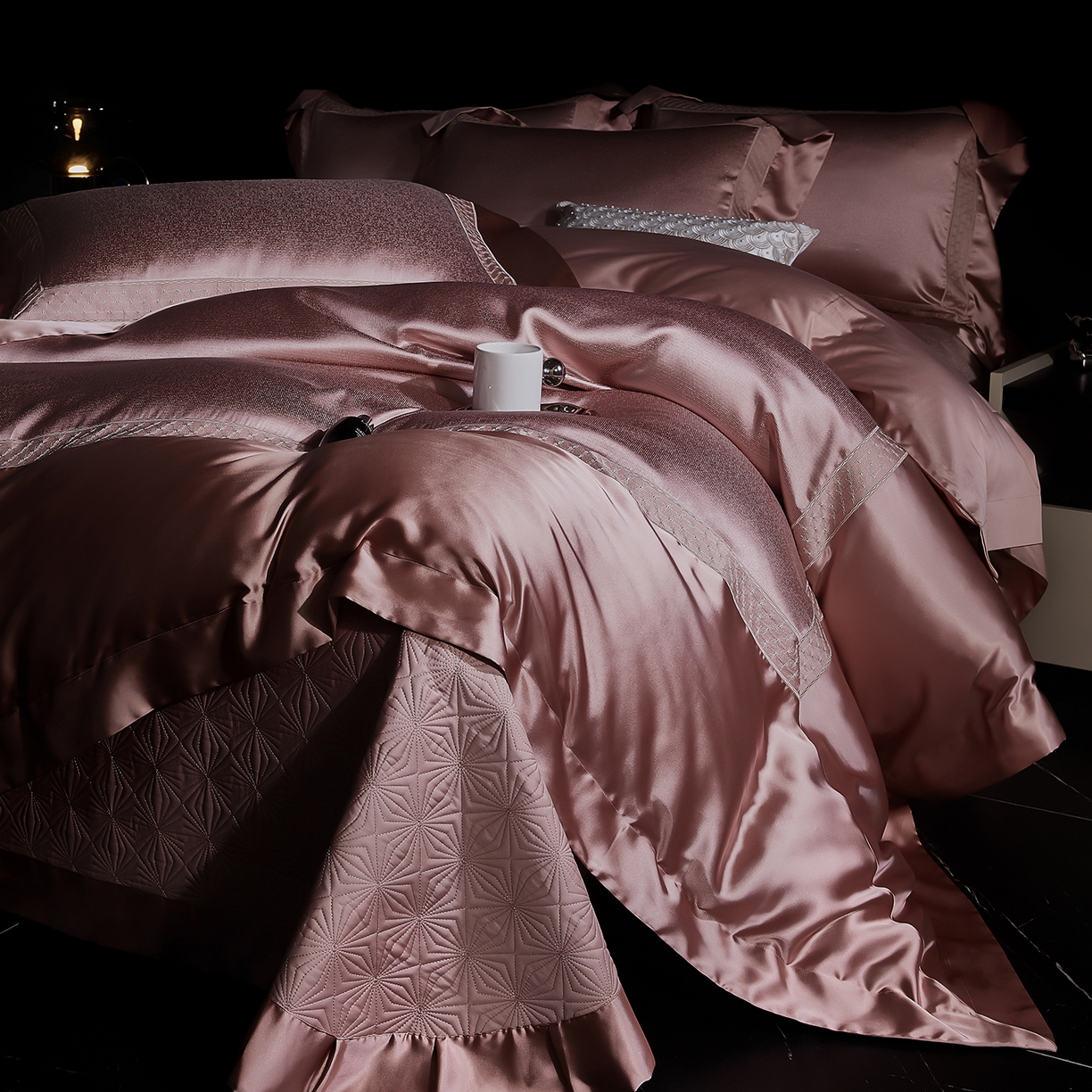 91家纺网 家纺一手货源 找家纺 edra 2026新款真丝天丝轻奢提花床盖款四件套-缇芙尼 缇芙尼粉色