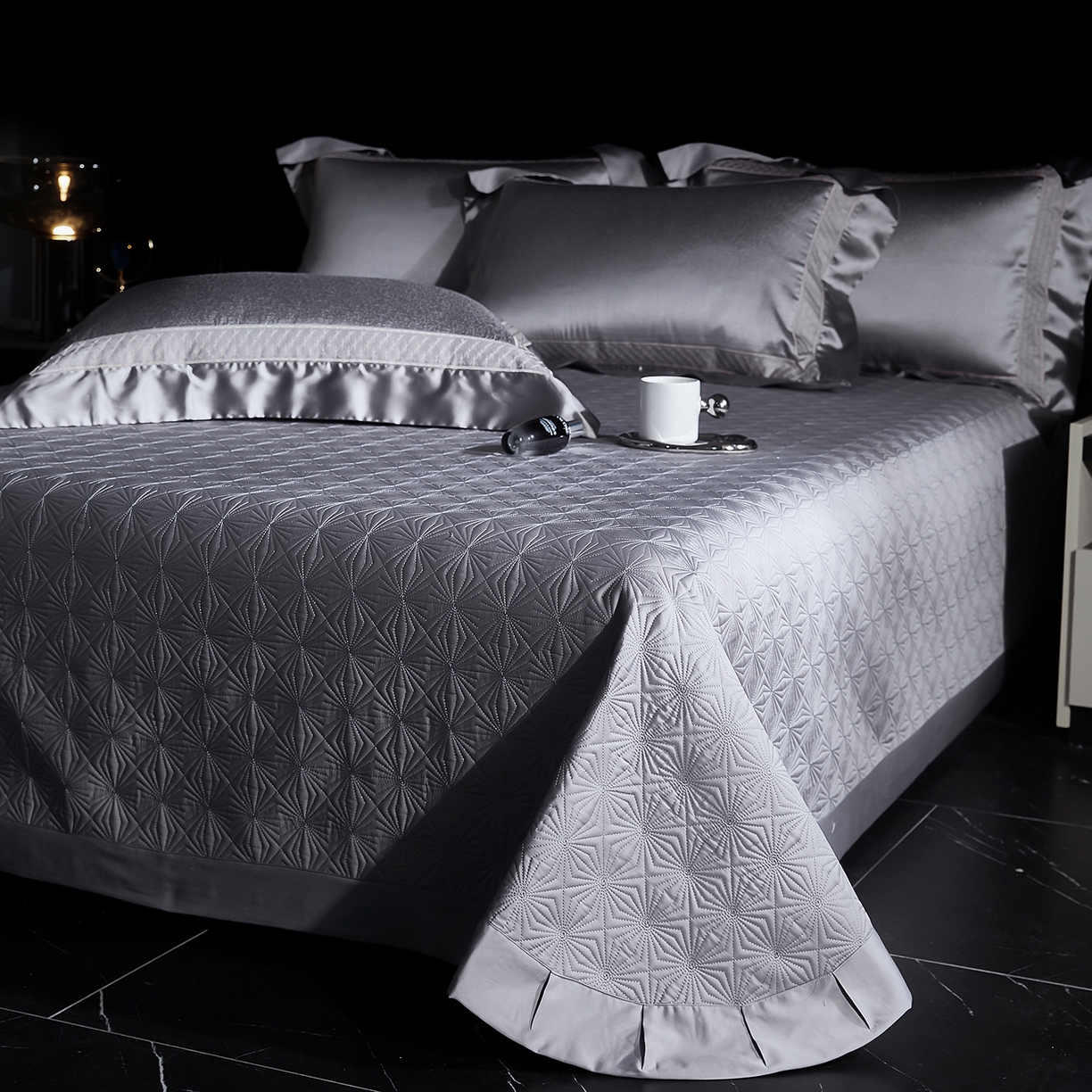 91家纺网 家纺一手货源 找家纺 edra 2026新款真丝天丝轻奢提花床盖款四件套-缇芙尼 缇芙尼灰色