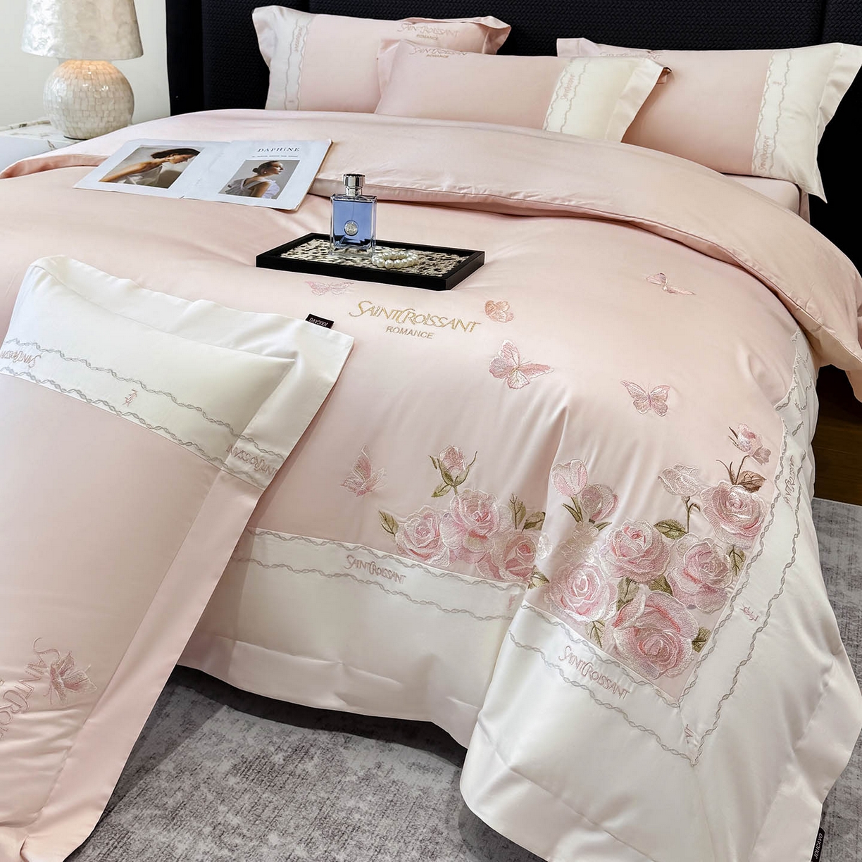 91家纺网 家纺一手货源 找家纺 2026爆款新品A类50S双股长绒棉纯棉四件套100全棉重工花卉刺绣被套床单床笠小清新床上用品溪畔玫瑰 溪畔玫瑰-颜粉