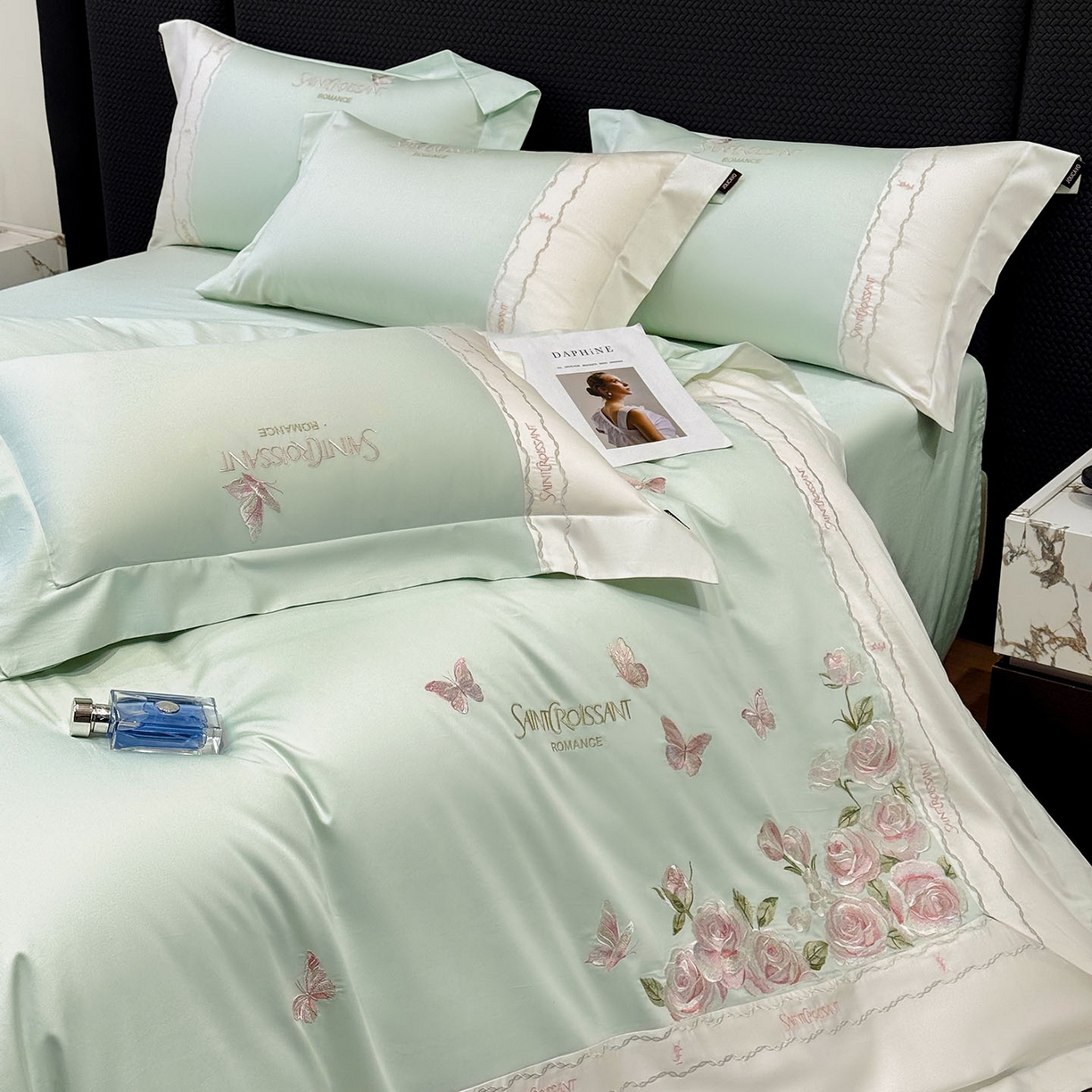 91家纺网 家纺一手货源 找家纺 2026爆款新品A类50S双股长绒棉纯棉四件套100全棉重工花卉刺绣被套床单床笠小清新床上用品溪畔玫瑰 溪畔玫瑰-茶绿