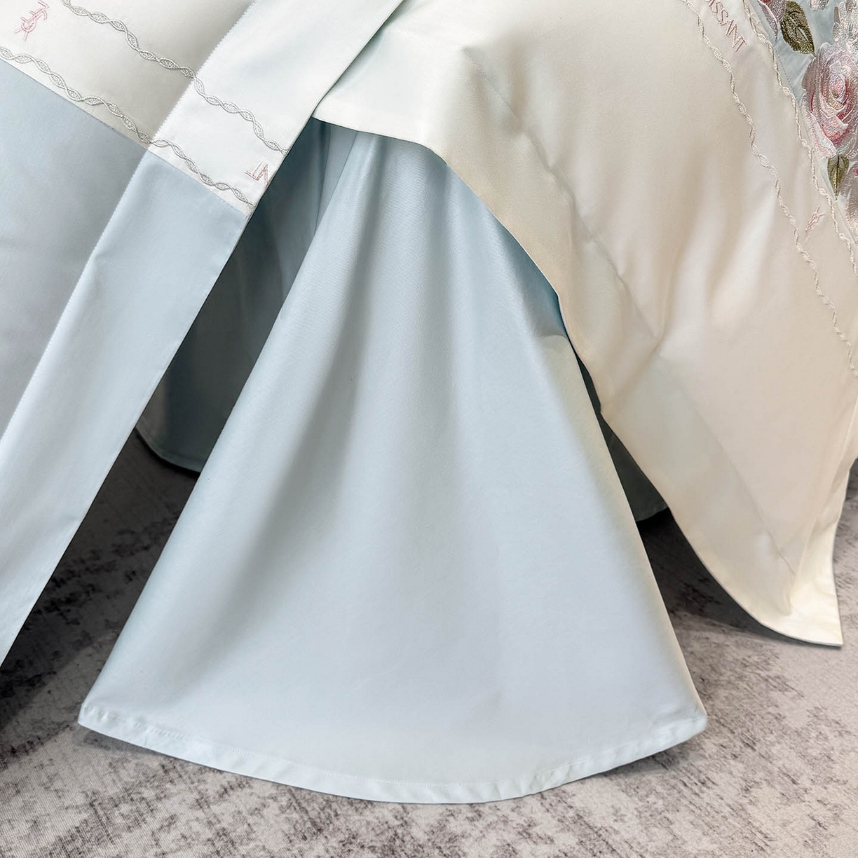 91家纺网 家纺一手货源 找家纺 2026爆款新品A类50S双股长绒棉纯棉四件套100全棉重工花卉刺绣被套床单床笠小清新床上用品溪畔玫瑰 溪畔玫瑰-慕蓝